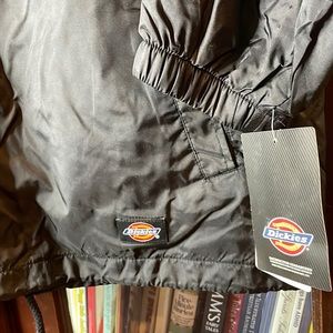 Dickies mens size Medium - black windbreaker button down jacket